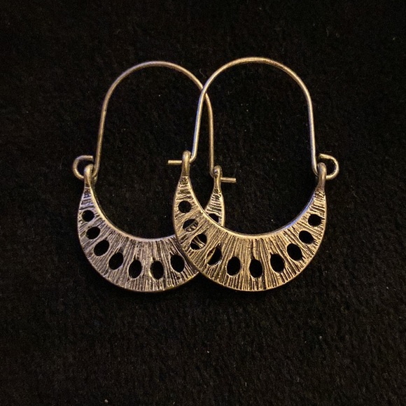 Half-moon dangle earrings - Picture 2 of 2